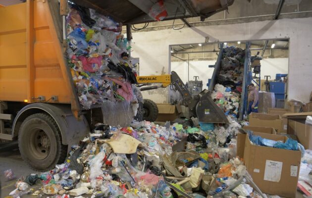 V hradeckém kraji třídí odpady nejlépe v Hostinném, Černém Dole a Malé Úpě