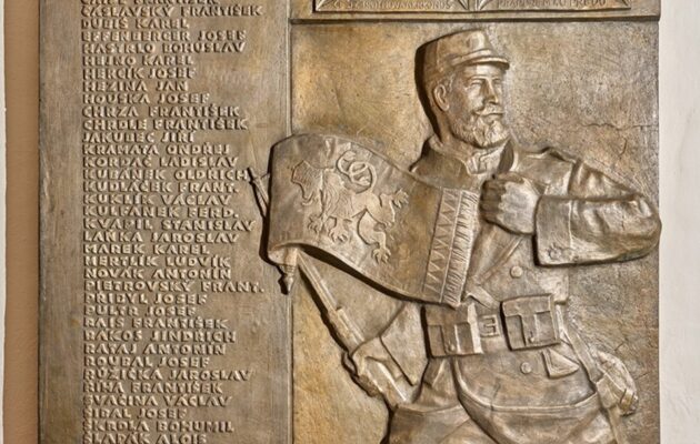 V bývalých kasárnách slavnostně odhalí pamětní desku legionářů