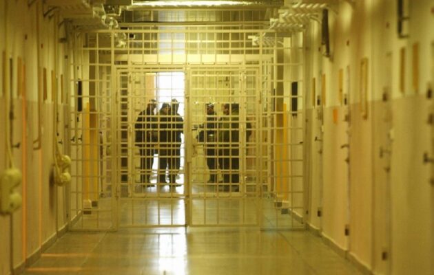 Ve Věznici Valdice byl rozsáhlý zásah kvůli podezření na vzporu vězňů