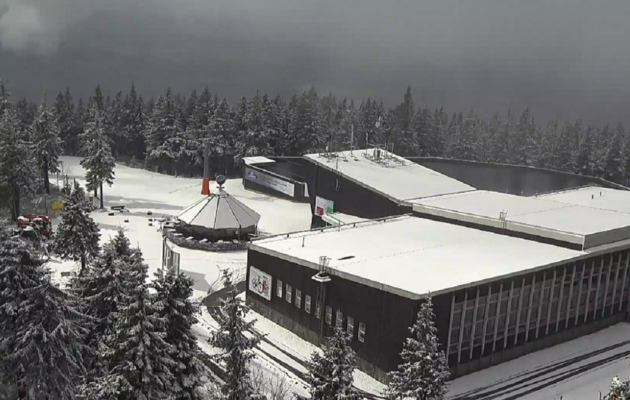 Zima to nevzdala. Na hřebech Krkonoš napadlo několik centimetrů sněhu