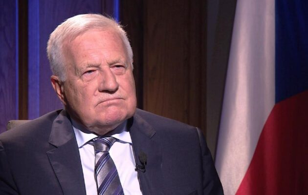 Václav Klaus porušil lockdown Trutnovska, přestupek řeší ve Vrchlabí