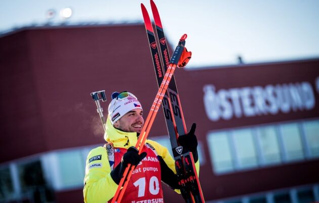 Dubnové Vrchlabinky: Hudební manažer, výročí Vlastíku a hodnotící biatlonisté