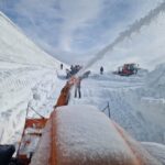 Prorážení cesty na Luční boudu