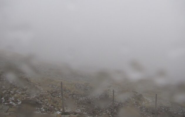 Na Sněžce meteorologové zaznamenali první sněžení nadcházející zimy