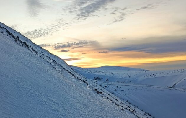 Tragický pád dvou Poláků z vrcholu Sněžky byl dlouhý 900 metrů