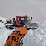 Prorážení sněhové bariéry z Pece na Luční boudu