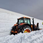 Prorážení sněhové bariéry z Pece na Luční boudu
