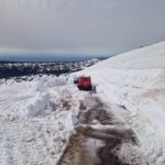 Prorážení sněhové bariéry z Pece na Luční boudu