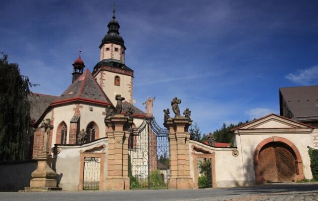 Naděje pro varhany. V Hostinném v neděli proběhne benefiční koncert