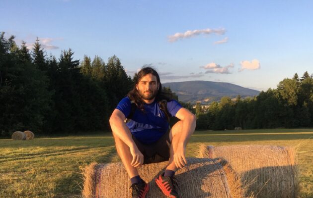 Jára má vzácné nádorové onemocnění, jeho rodina vyhlásila sbírku na vozík