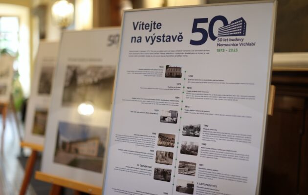 FOTO: Výstava na zámku. Hlavní budova nemocnice slaví 50 let svého provozu