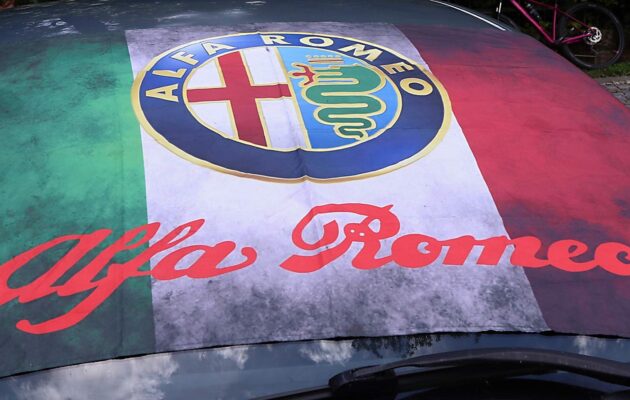 FOTO: Na náměstí si dali sraz majitelé vozů Alfa Romeo