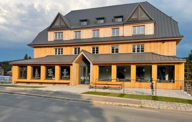 Centrum Hořec a nová kavárna lákají do Malé Úpy