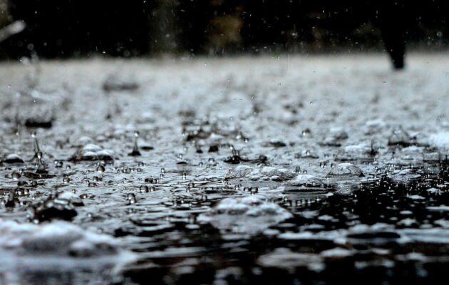 Východní Čechy v noci na dnešek potřetí v tomto týdnu zasáhly silné deště