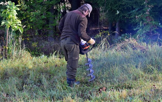 Příprava ovocné aleje na Ovčáku