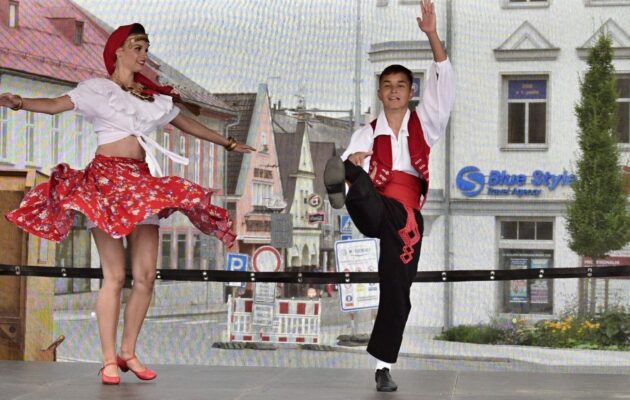 FOTO: Tanec a hudba. Vrchlabí hostilo 15. ročník Folklorních ozvěn