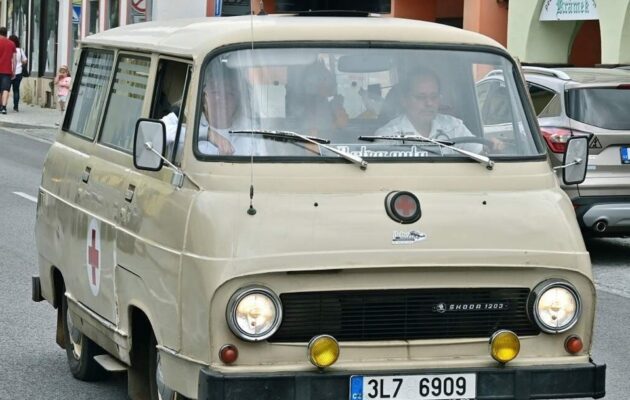 Sraz automobilů Škoda 1203