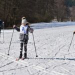Sportování dětí na biatlonové střelnici