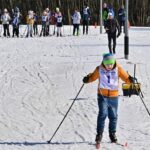 Sportování dětí na biatlonové střelnici