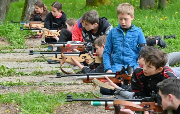 FOTO: Čeští a polští žáci společně sportovali a plnili další úkoly