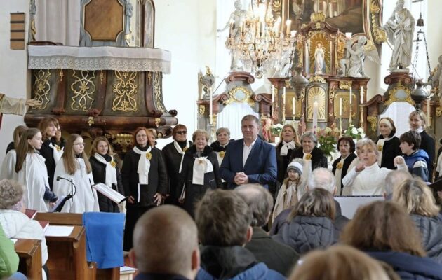 FOTO: Horní Branná hostila program K poctě rodu Harrachů