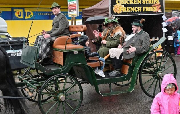 FOTO: Harrachov v sobotu žil tradičním Příjezdem Krakonoše