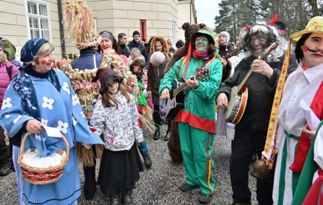 FOTO: Rozpustilé masky a bujaré veselí. Centrum města patřilo Masopustu