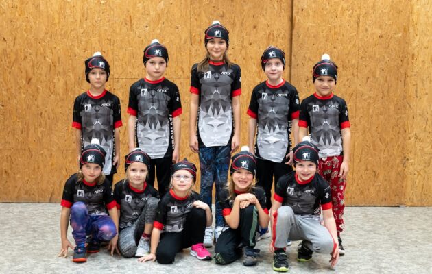 FOTO: Děkujeme! Vrchlabská nemocnice finančně podpořila malé lyžaře