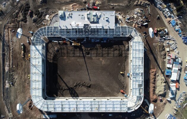 Žádné zpoždění, stadion bude v červnu hotový, potvrzuje klub i stavební firma