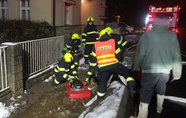 Hasiči na Štědrý den a v noci na dnešek měli v kraji přes 130 výjezdů