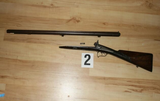 Majitel historických zbraní skončil na psychiatrii, údajně je chtěl použít