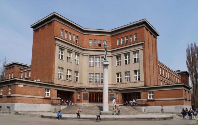 Kraj zvýšil kapacitu na žádaných středních školách o desítky míst