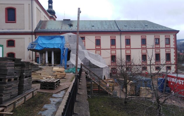 Netradiční vstup do nového návštěvnického centra