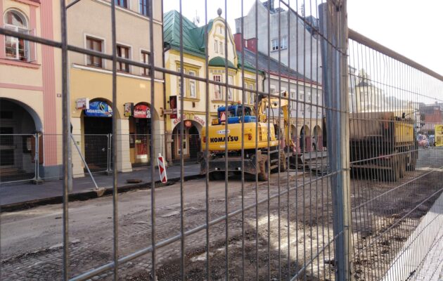 Rozkopané náměstí ve Vrchlabí