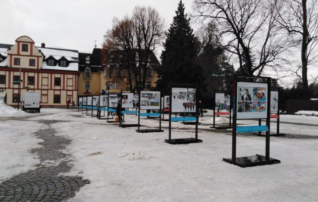 Výstava olympijských fotografií na náměstí