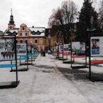 Výstava olympijských fotografií na náměstí