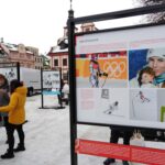 Výstava olympijských fotografií na náměstí