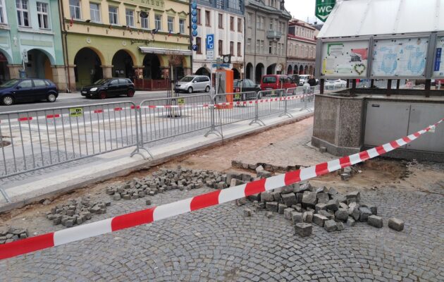 Oprava dlažby na náměstí