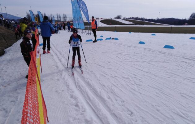 FOTO: Vejsplachy hostily dětské lyžařské obratnostní závody
