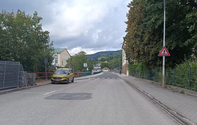 Opraveno. Horská ulice je již po půl roce opět zcela průjezdná