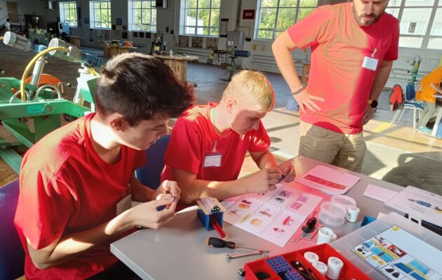 FOTO: Kablo hostilo soutěž mladých techniků Talenty pro firmy T-profi