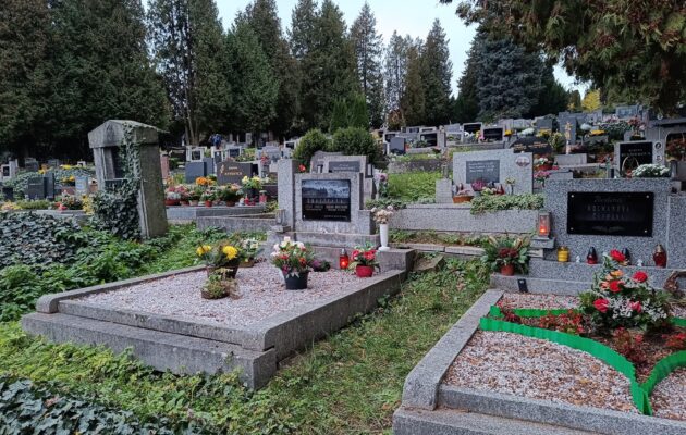 Svátek zesnulých na vrchlabském hřbitově