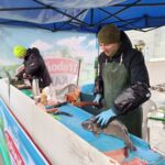 Prodej kaprů u Kauflandu