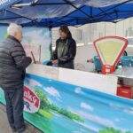 Prodej kaprů u Kauflandu