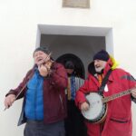 Zpívání koled u kapličky