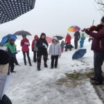 Zpívání koled u kapličky