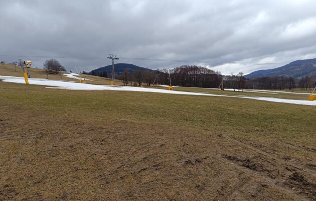 Tání sněhu na Kněžickém vrchu