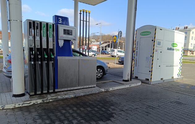 Paliva v hradeckém kraji za uplynulý týden zlevnila o desítky haléřů