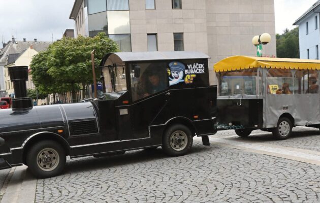 FOTO: Tradiční prázdninová atrakce. Město i jeho okolí brázdí vláček Bubáček
