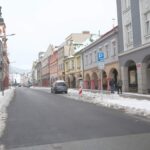 Krkonošská ulice na náměstí
